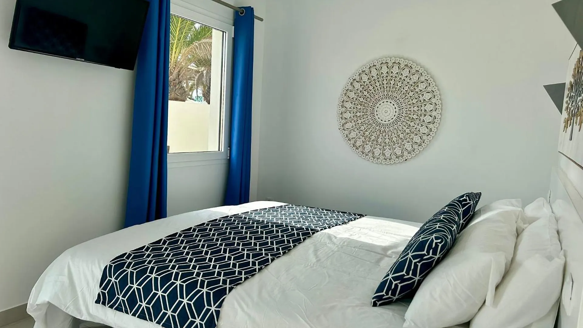 Villa Irene Lanzarote En Costa Teguise En Complejo Con Piscina Comunal