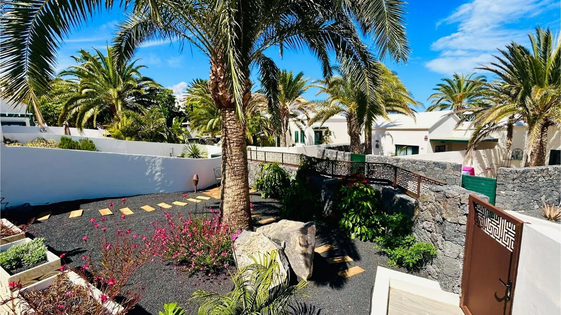 Villa Irene Lanzarote En Costa Teguise En Complejo Con Piscina Comunal Holiday home