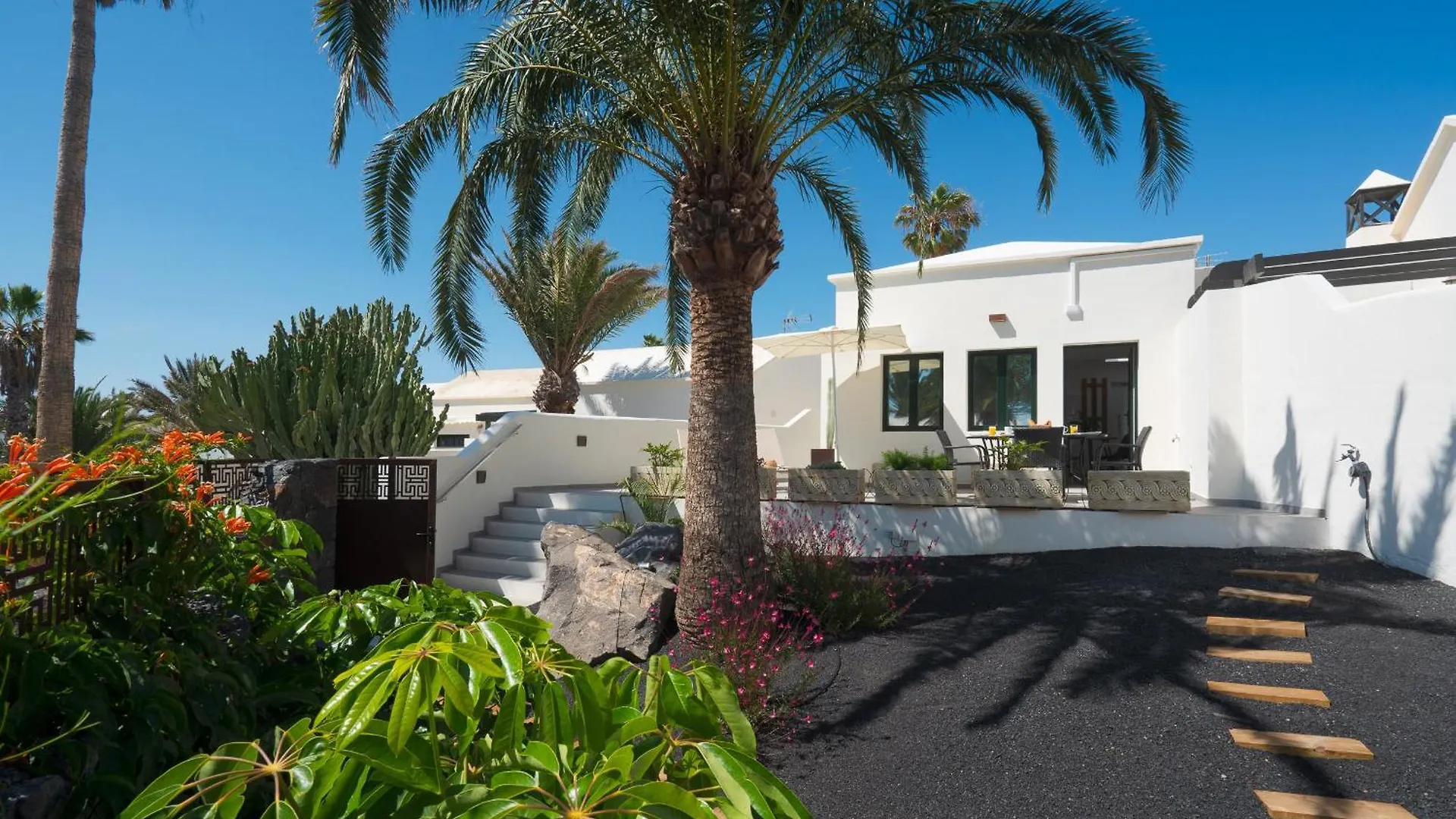 Villa Irene Lanzarote En Costa Teguise En Complejo Con Piscina Comunal